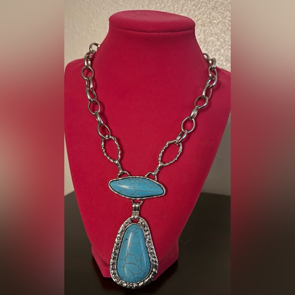 Paparazzi Rural Rapture Turquoise Pendant Necklace | Silver Southwestern Boho - Picture 3 of 5